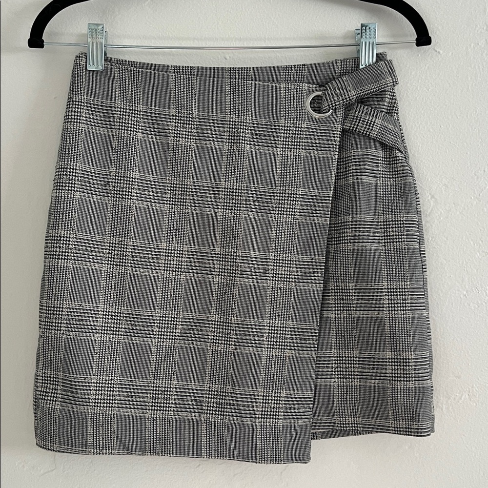 H&M Asymmetric Gray Plaid Mini Skirt Size 6